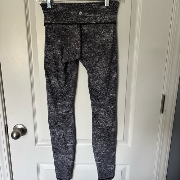 Lululemon Wunder Under Low Rise Leggings - Picture 2 of 4